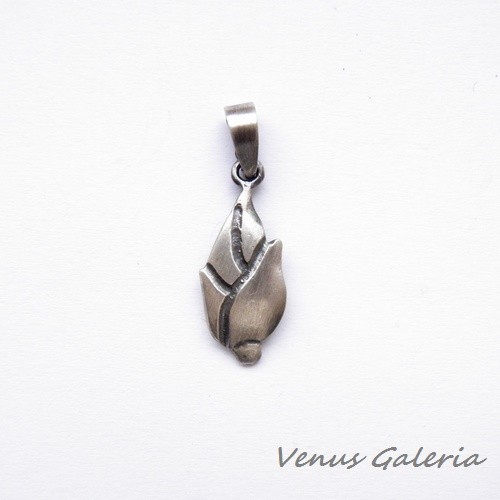 Wisiorek- Srebrny pąk VENUS GALERIA