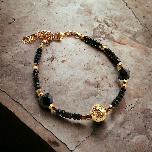 bransoletki z kamieni naturalnych Bransoletka GLAM : onyks, lawa, jadeit, hematyt : czarno - złota