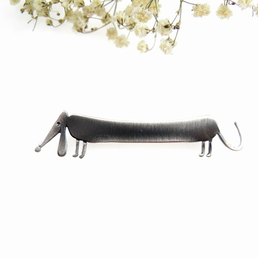 broszki Broszka srebrna oksydowana- Jamnik