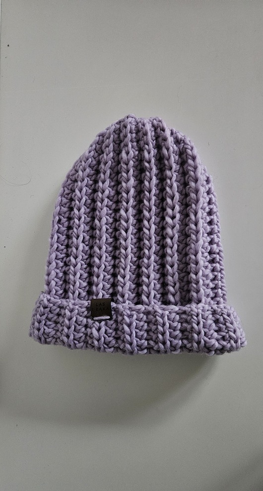 czapki damskie Czapka wełniana w kolorze lawendowy szron
