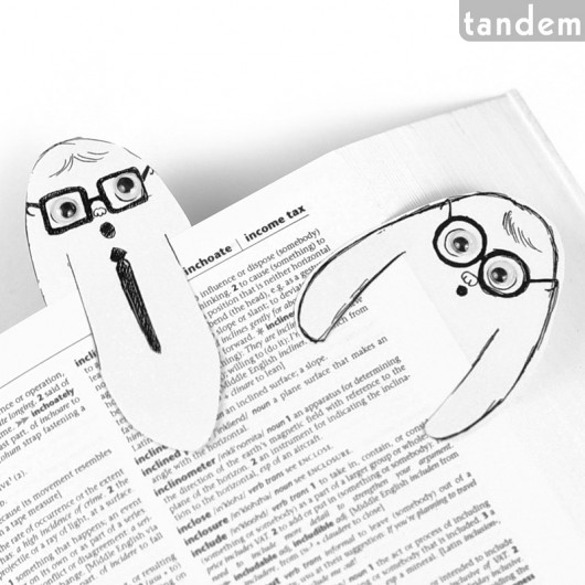 dwa mole książkowe z okularami tandem