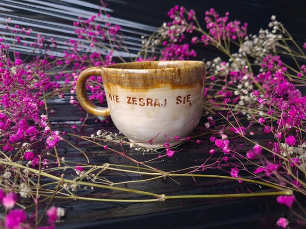 kubki Kubek ceramiczny z napisem "Nie zesraj się"