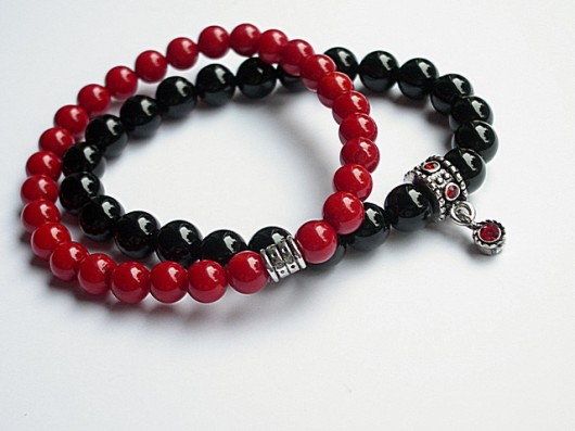 Black and red - bransoletki KiKa pracownia