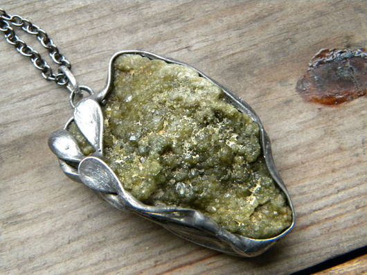 granat demantoid  - naszyjnik Beata Trotter