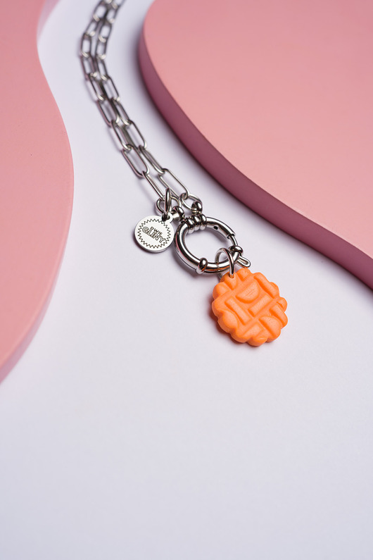 naszyjniki - inne Efektowny naszyjnik z zawieszką