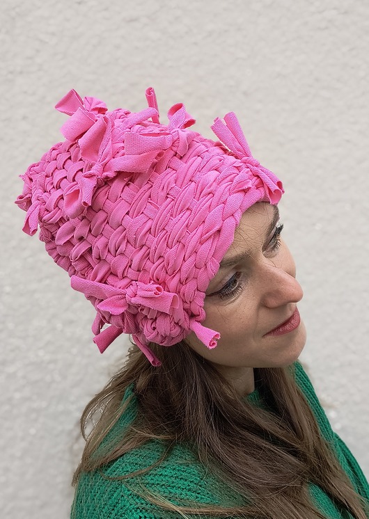 czapki damskie Różowa czapka artystyczna Cukierek