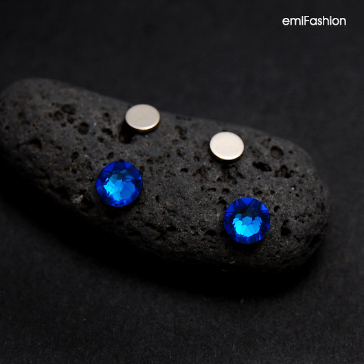 Krysztaly kryształ Swarovski Capri Blue klipsy magnetyczn MAREMI Jewelry