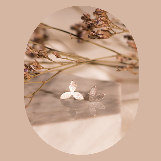 kolczyki pozłacane Mini kolczyki kwiatuszki srebrne, wkrętki, sztyfty kwiaty