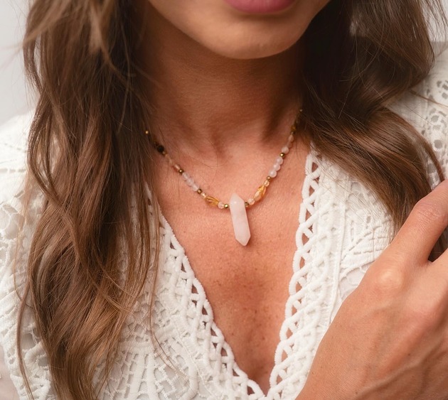 chokery Naszyjnik TALIZMAN MIŁOŚci z Kwarcem Różowym