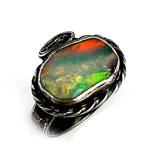 pierścionki srebrne Tęczowy opal