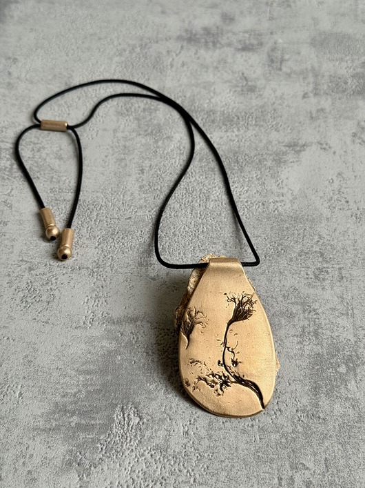 wisiory Wisior z brązu - odcisk dzikiej marchwi