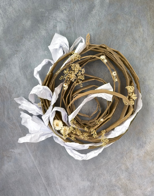 Ozdoby na ścianę Dekoracja na ścianę z papieru, tektury i suszonych i stabilizowanych kwiatów