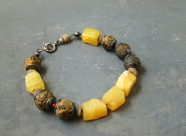 bransoletki z kamieni naturalnych lawa i opal