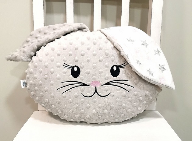 Ozdobna poduszka królik z minky TinyArt
