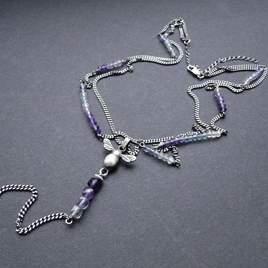 srebrne naszyjniki Naszyjnik Fluoryty & trzmiel