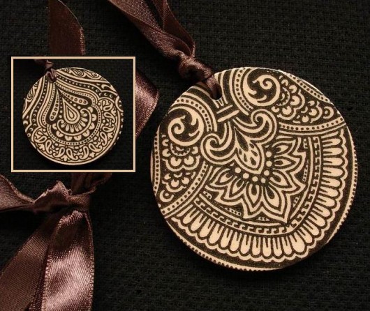 Ornament Iris Szarooka