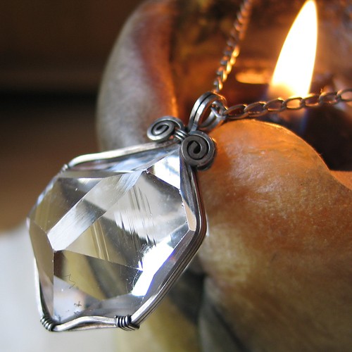 Kryształowy amulet Drakonaria