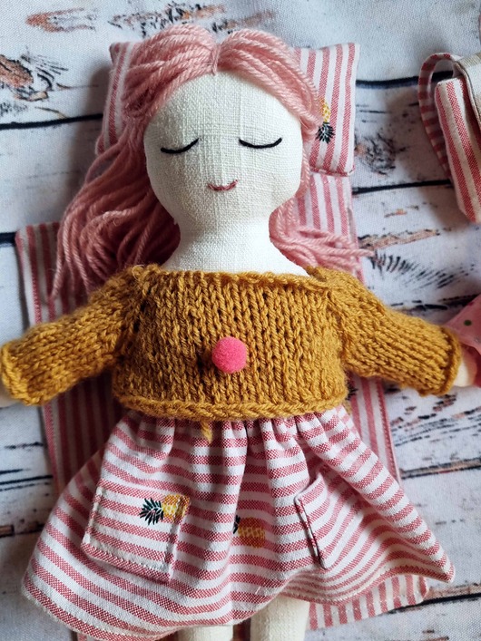 lalki Lala szmaciana w sweterku