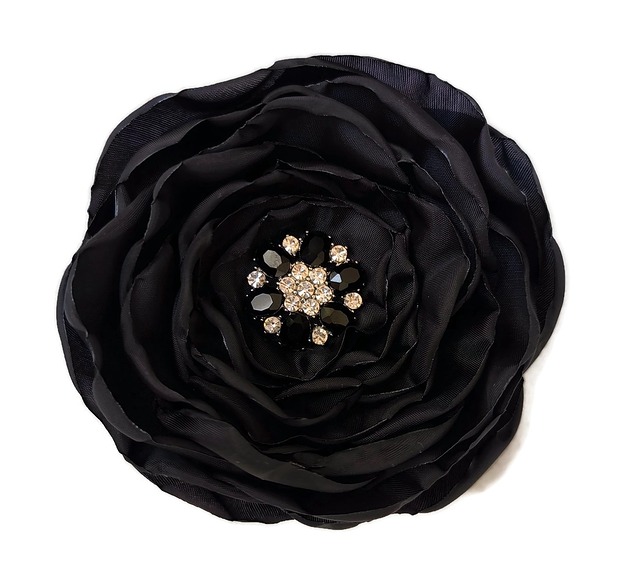 broszki Ciemno czarna broszka 8cm