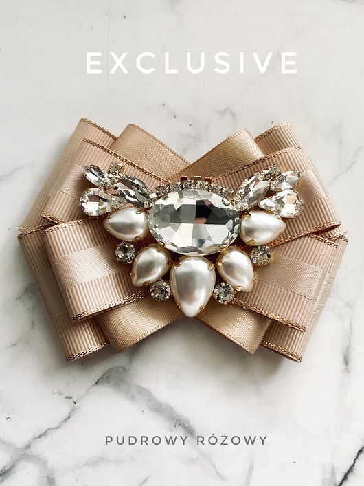 broszki Kolekcja  Exclusive  Brosza z ozdobą  z kryształami i perłami  NEW