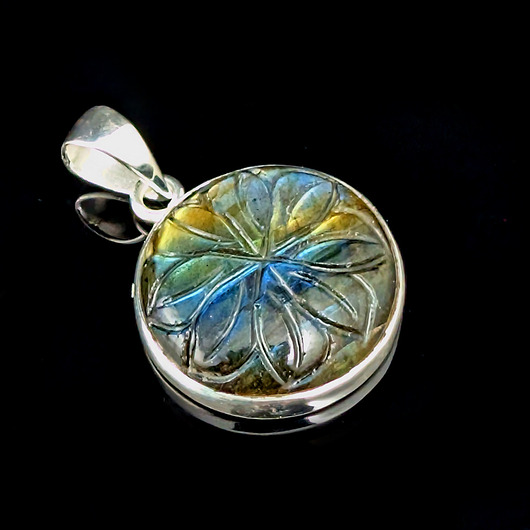 wisiory Kwiecisty labradoryt