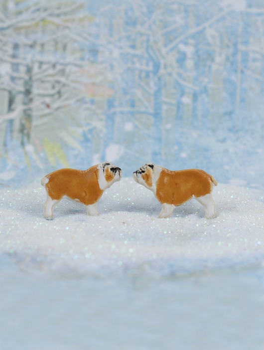 kolczyki ceramiczne Buldog angielski miniaturka- ceramiczne sztyfty