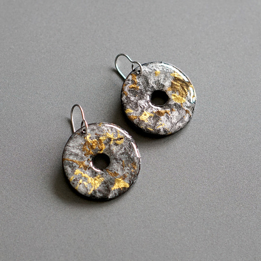 kolczyki - inne Industrialne kolczyki koła z papieru i żywicy