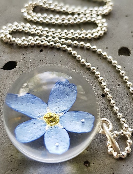 naszyjnik z niezapominajką Grol Jewellery