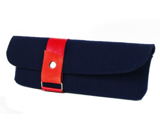 blue fly red purol design
