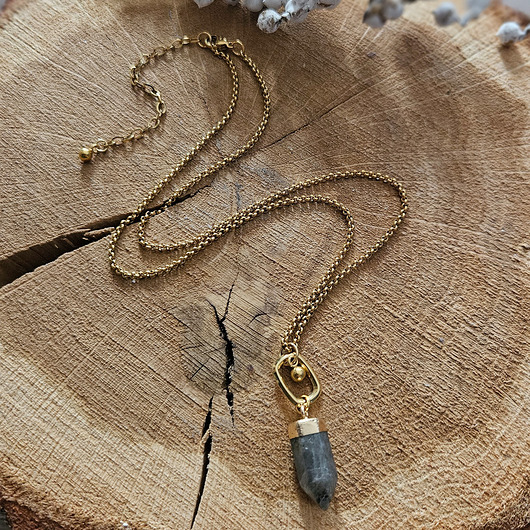 wisiory Naszyjnik z labradorytem i zawieszką