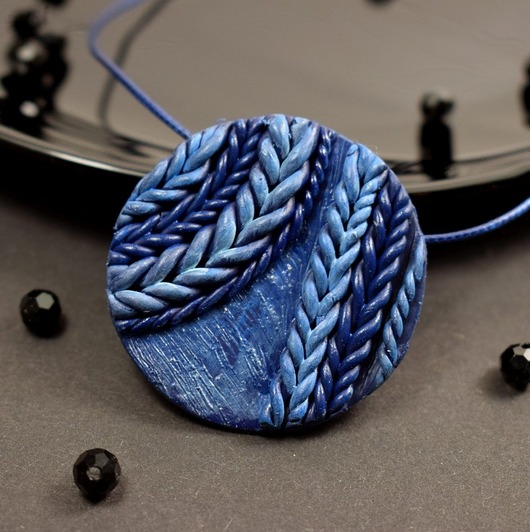 wisiory Wełniane sploty - granatowy wisiorek