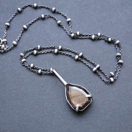 srebrne naszyjniki Naszyjnik Brązowy szafir