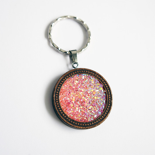 breloki Breloczek - Druzy, różowy - drewniany