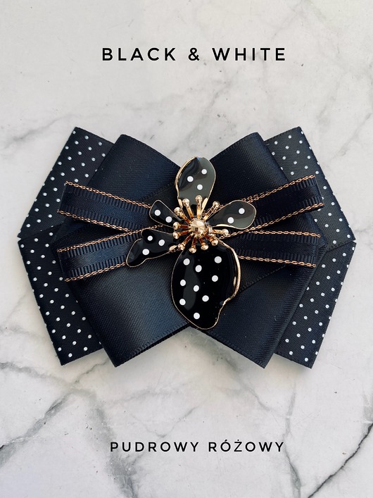 broszki Brosza Black & White z efektowym kwiatem w kropeczki New