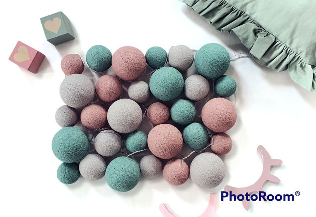 dekoracje świetlne Cotton Balls 30 led pudrowy róż-szałwia Multisize, świecące kule na baterie