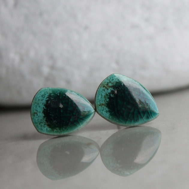 kolczyki ceramiczne PEBBLE/stal chirurgiczna/