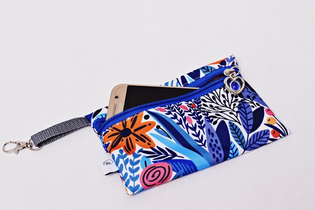 Etui na telefon na klucze wodoodporne kwiaty Uszyciuch