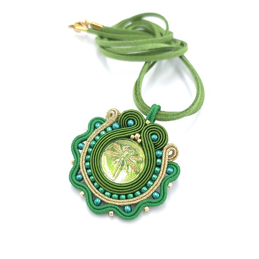 wisiory Wisiorek naszyjnik sutasz zielony wiosenny handmade z ważką Malva