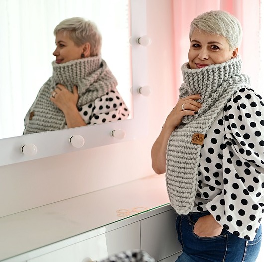 Jasno szary szalik z wełny filoloop