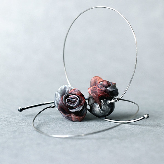 Srebrne kolczyki koła METALIC ROSES SHAMBALA