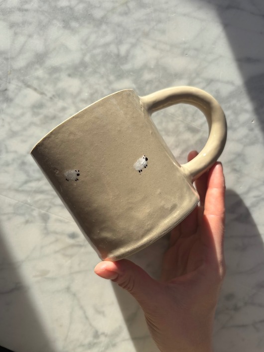 kubki i filiżanki Duży Ceramiczny Kubek Handmade 450 ml z Owieczkami Podhale