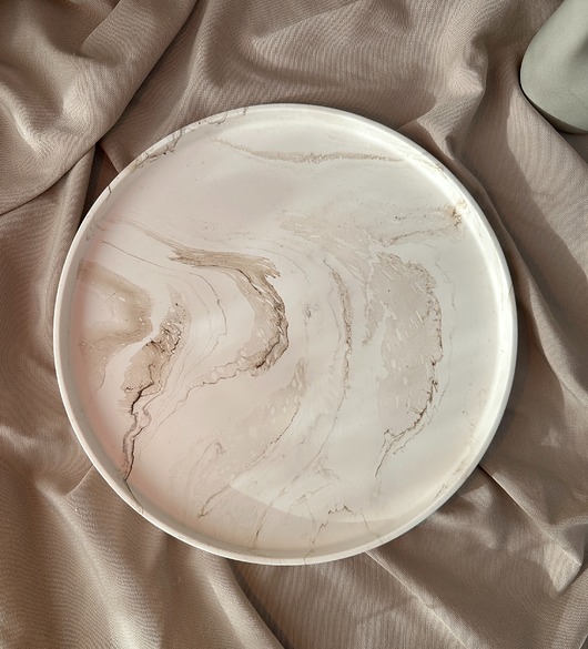 deski do krojenia i tace Taca gipsowa dekoracyjna 30 cm Boho marmur