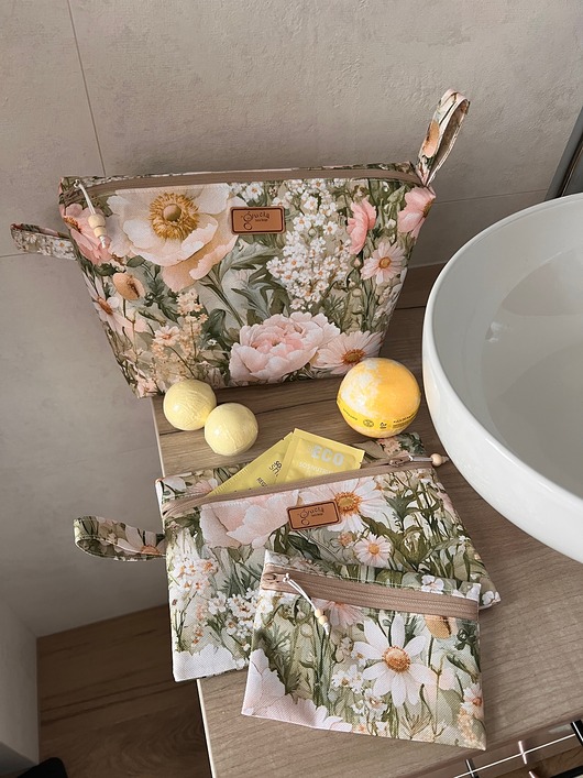 kosmetyczki Komplet 3 kosmetyczek - praktyczny prezent dla Babci