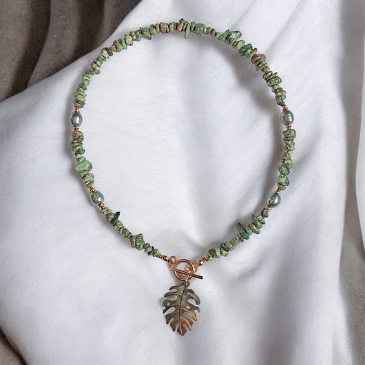 naszyjniki - inne Monstera, turkus afrykański, perły : naszyjnik