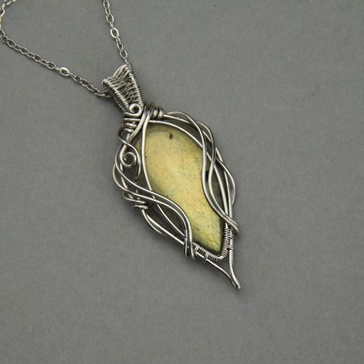 wisiory Wisiorek złoty labradoryt wire wrapping