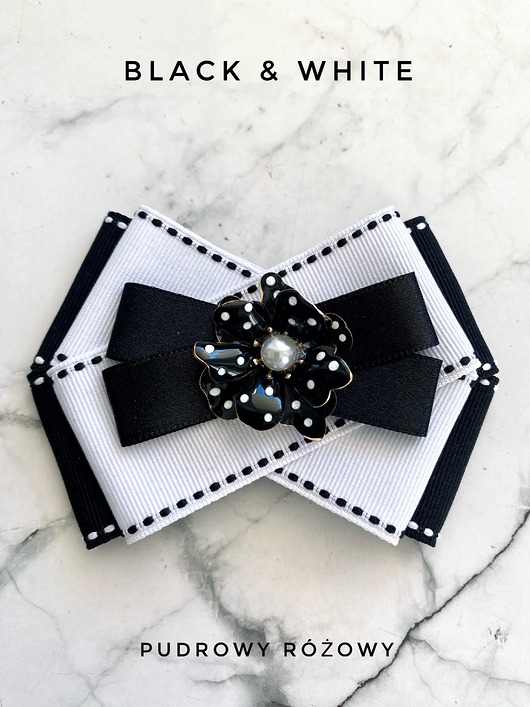 broszki Brosza Black & White z efektowym kwiatem w kropeczki New