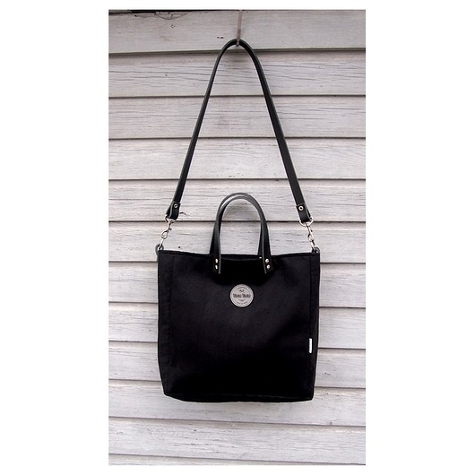Cuboid Small All Black zamszowa MANA MANA