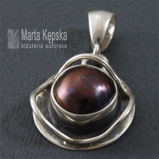 z brązową perłą - wisior Marta Kepska