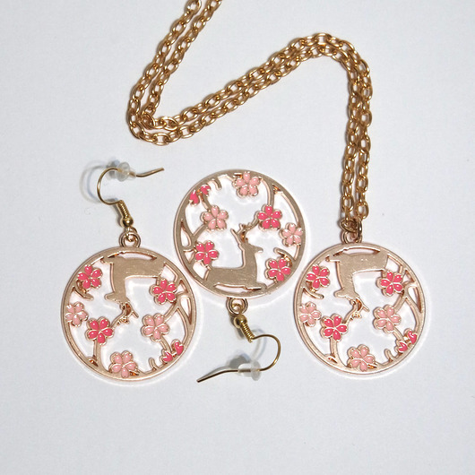 komplet biżuterii Komplet - Jelonek w kwiatach - kolczyki i naszyjnik