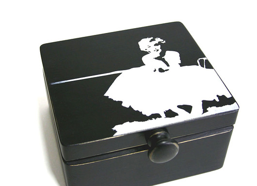 Pudełko z Marylin Ilona Matuszewska